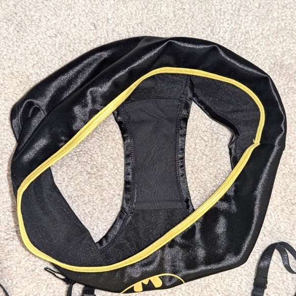 DC Comics Batman Black and Yellow Corset Set Medium - Picture 4 of 8
